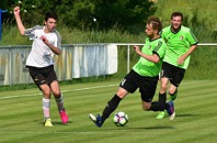 Pavel Hanzlík vstřelil naší třetí branku a stála za to! Z poloviny hřiště nachytal Pettíka.